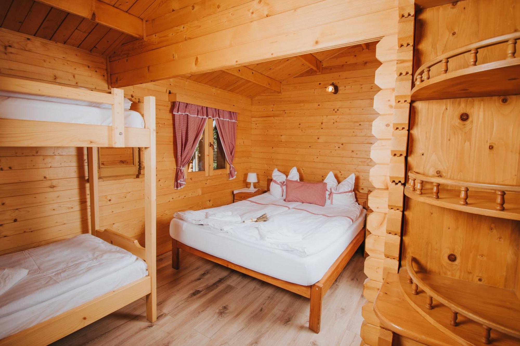 Отель Vidra Park Sicasau Экстерьер фото